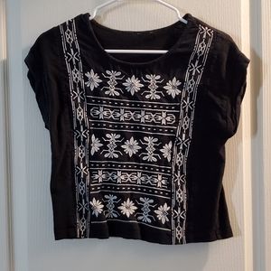 Forever 21 Black Floral Embroidery Crop T-Shirt